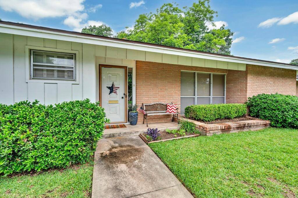 Waco, TX 76710,2832 Wooded Acres Drive