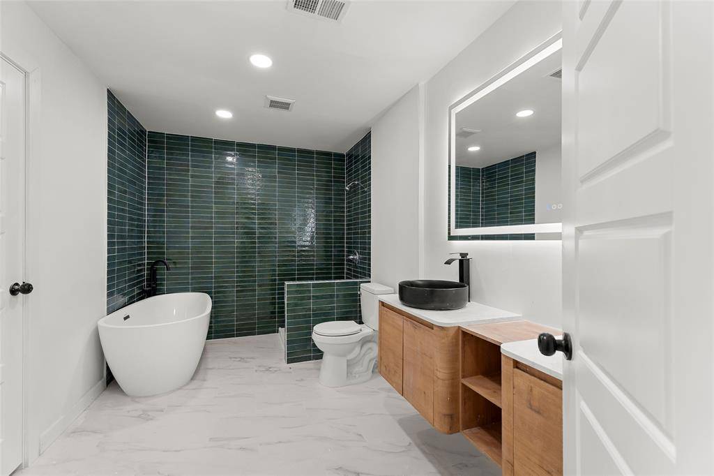 Desoto, TX 75115,328 E Pleasant Run Road