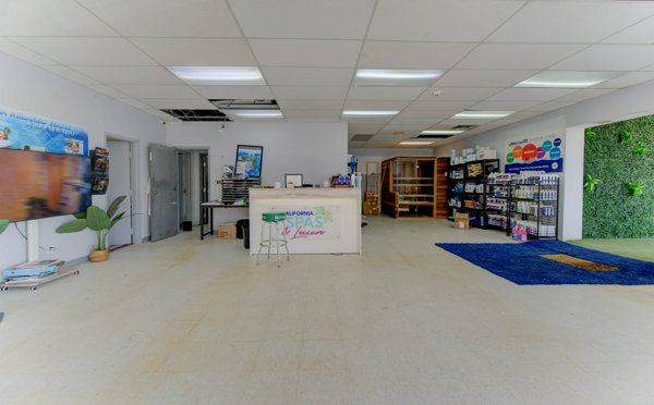 Kitchener, ON N2H 4S9,40 Lancaster ST W