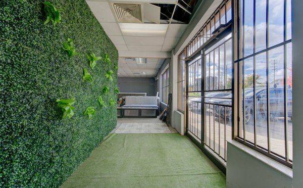 Kitchener, ON N2H 4S9,40 Lancaster ST W