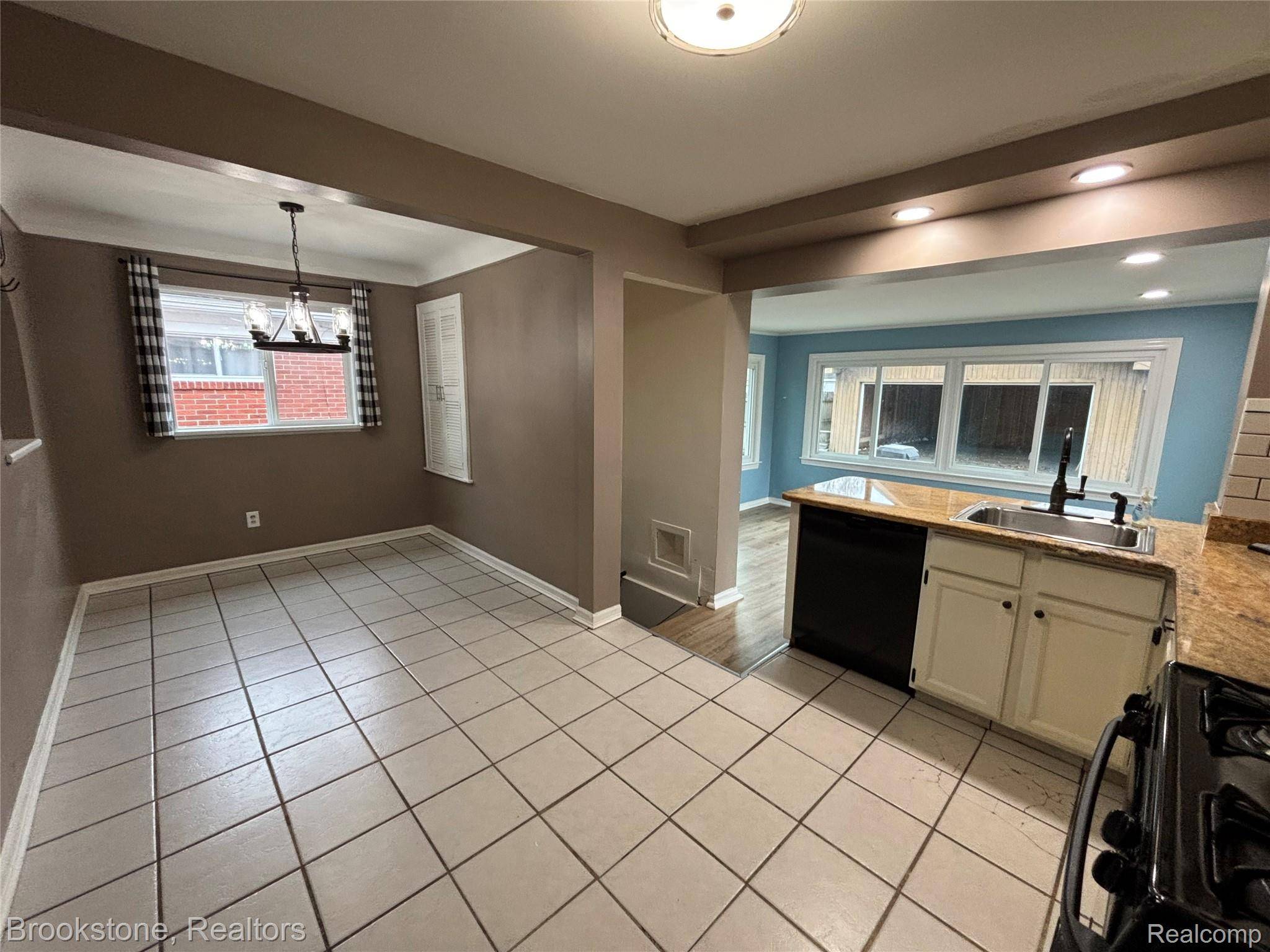 St. Clair Shores, MI 48080,20020 Shady Lane AVE