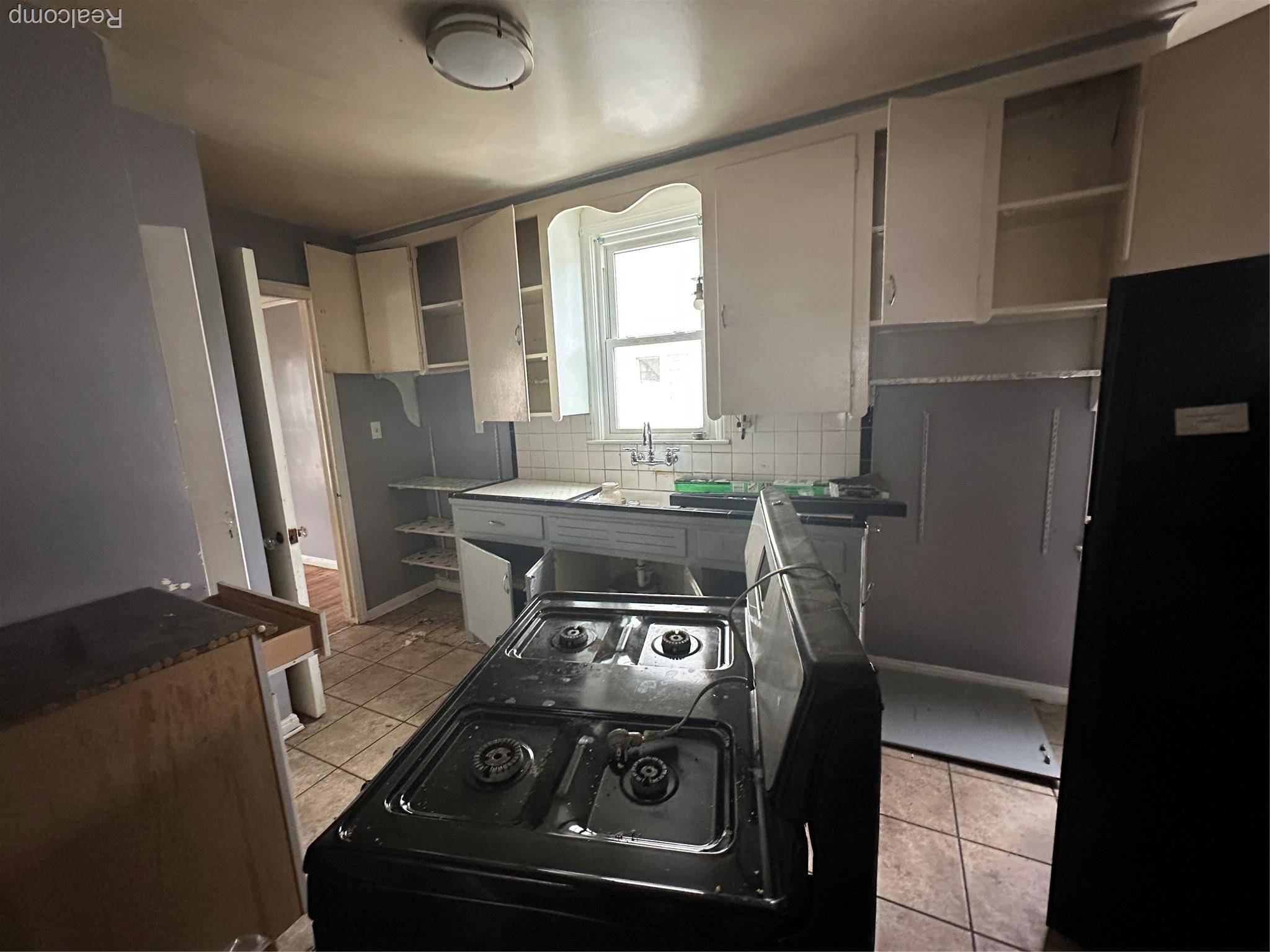 Detroit, MI 48205,13411 Tacoma ST