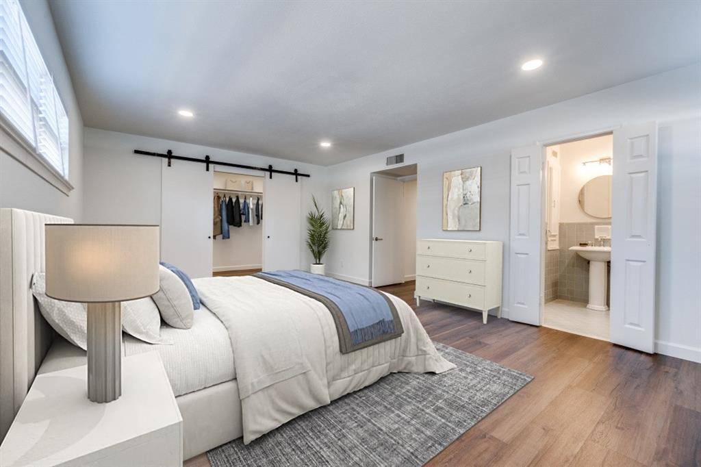 Dallas, TX 75225,8619 Edgemere Road #3