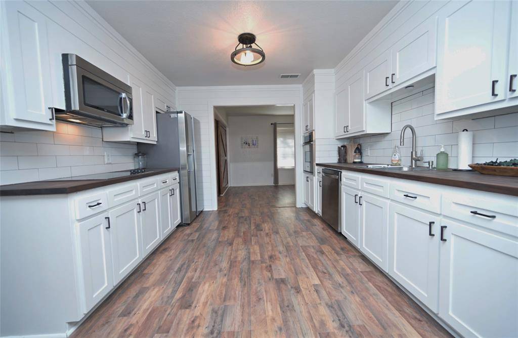 De Cordova, TX 76049,3701 Nocona Drive