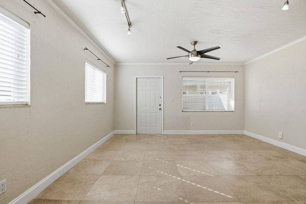 Fort Lauderdale, FL 33308,1892 NE 46th St #B4