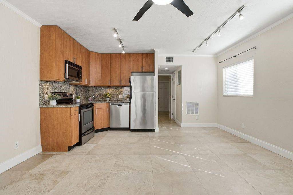 Fort Lauderdale, FL 33308,1892 NE 46th St #B4