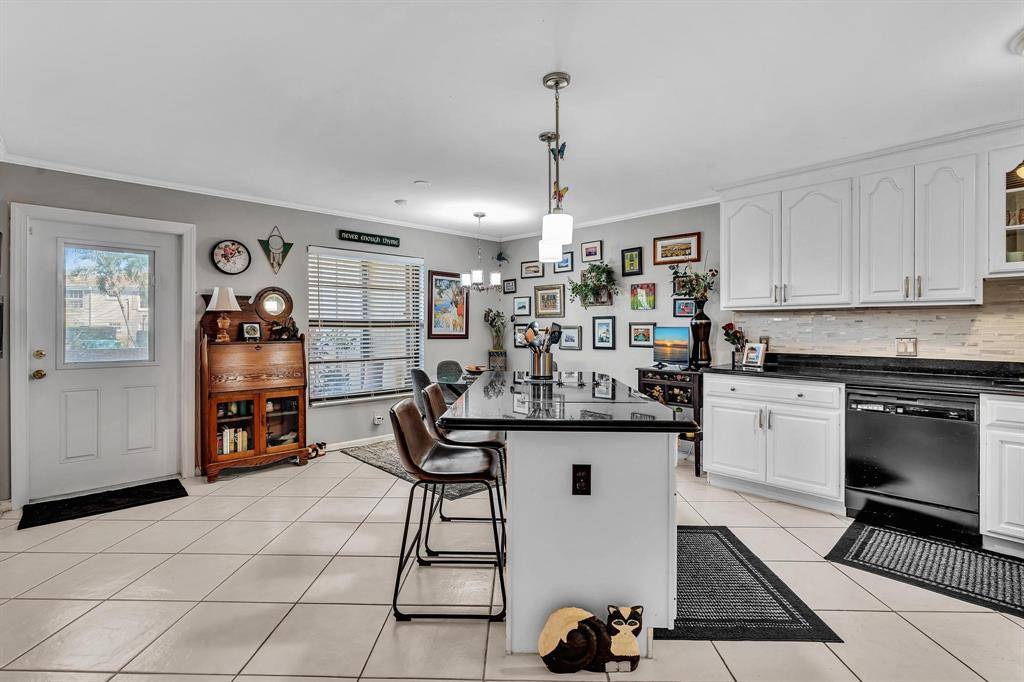 Plantation, FL 33324,9050 Jacaranda Ln #3