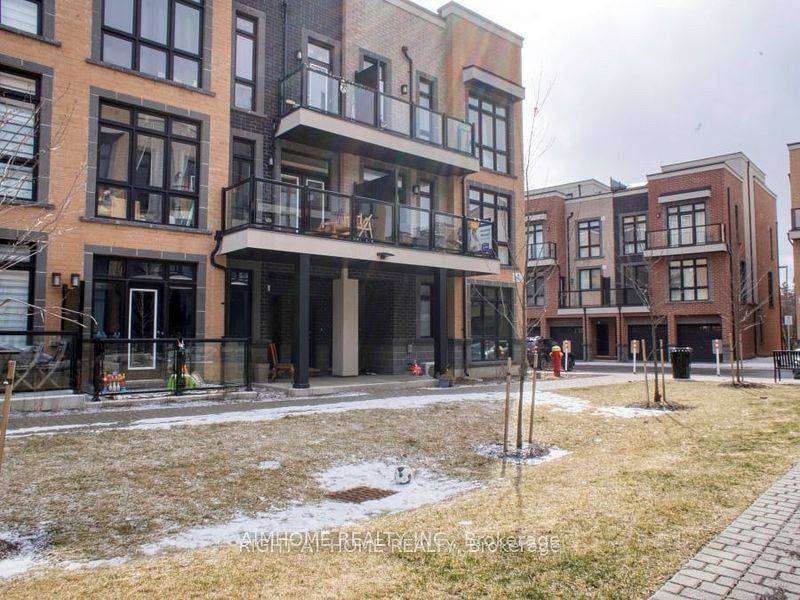 Richmond Hill, ON L4E 1J4,8 Sayers LN #16