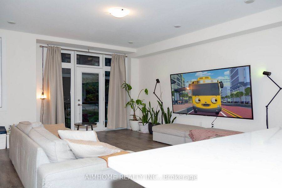 Richmond Hill, ON L4E 1J4,8 Sayers LN #16