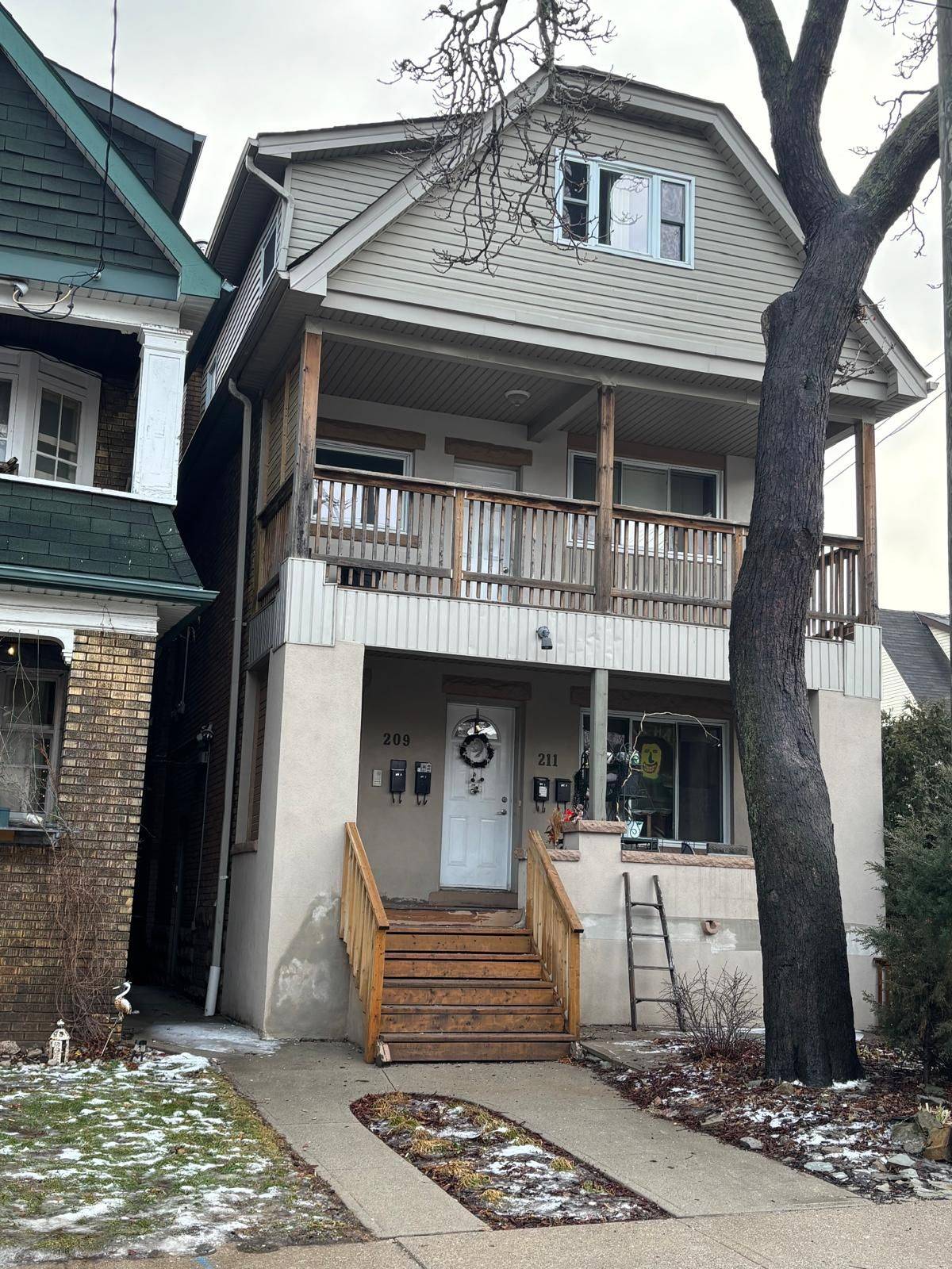 Hamilton, ON L8M 3B7,209 Balsam AVE S #Lower