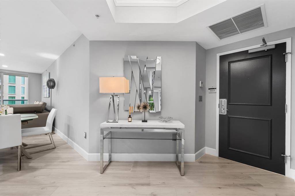 Fort Lauderdale, FL 33301,347 N New River Dr E #809