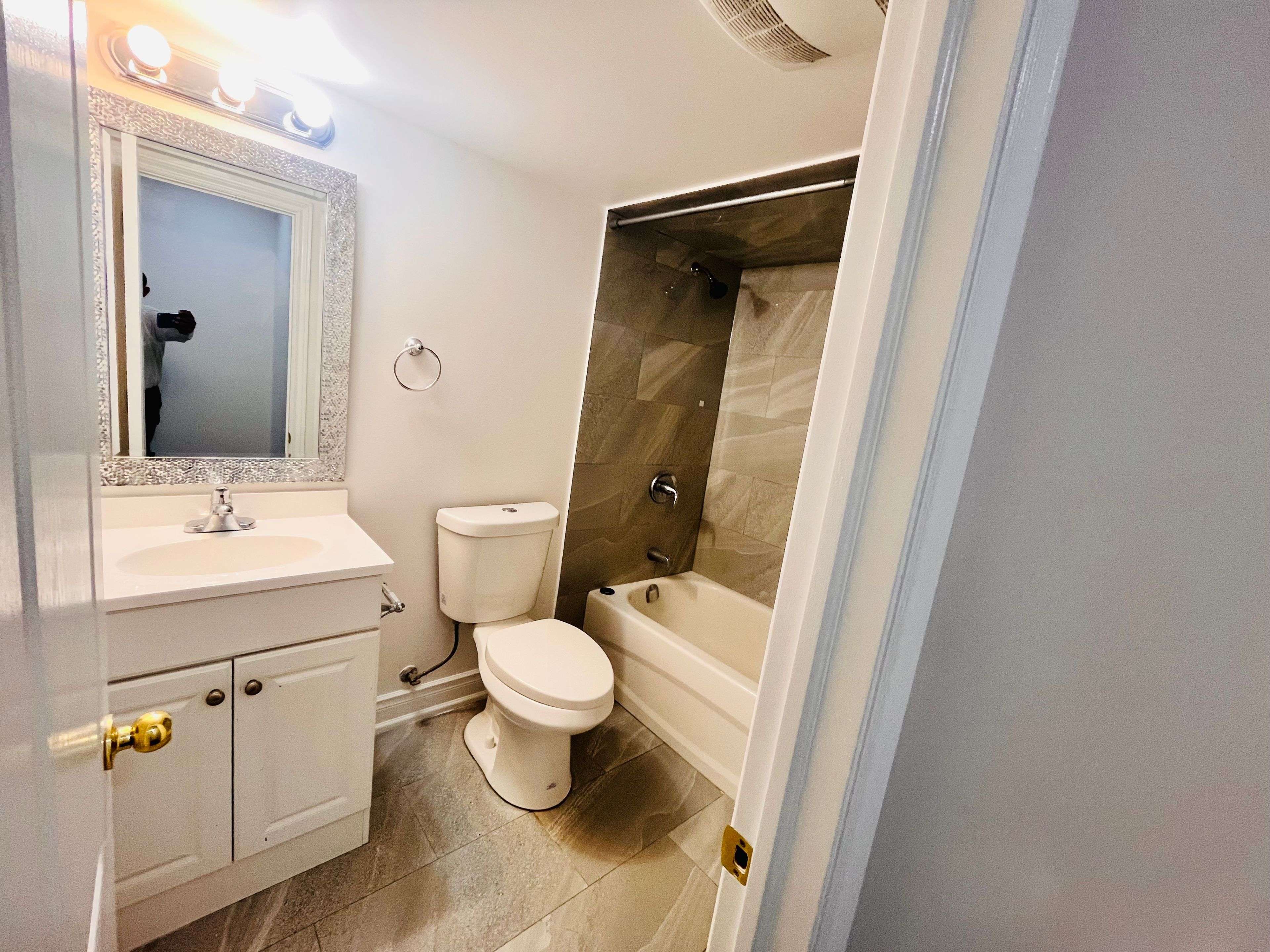 Mississauga, ON L5M 0L3,5151 Nestling GRV #Basement