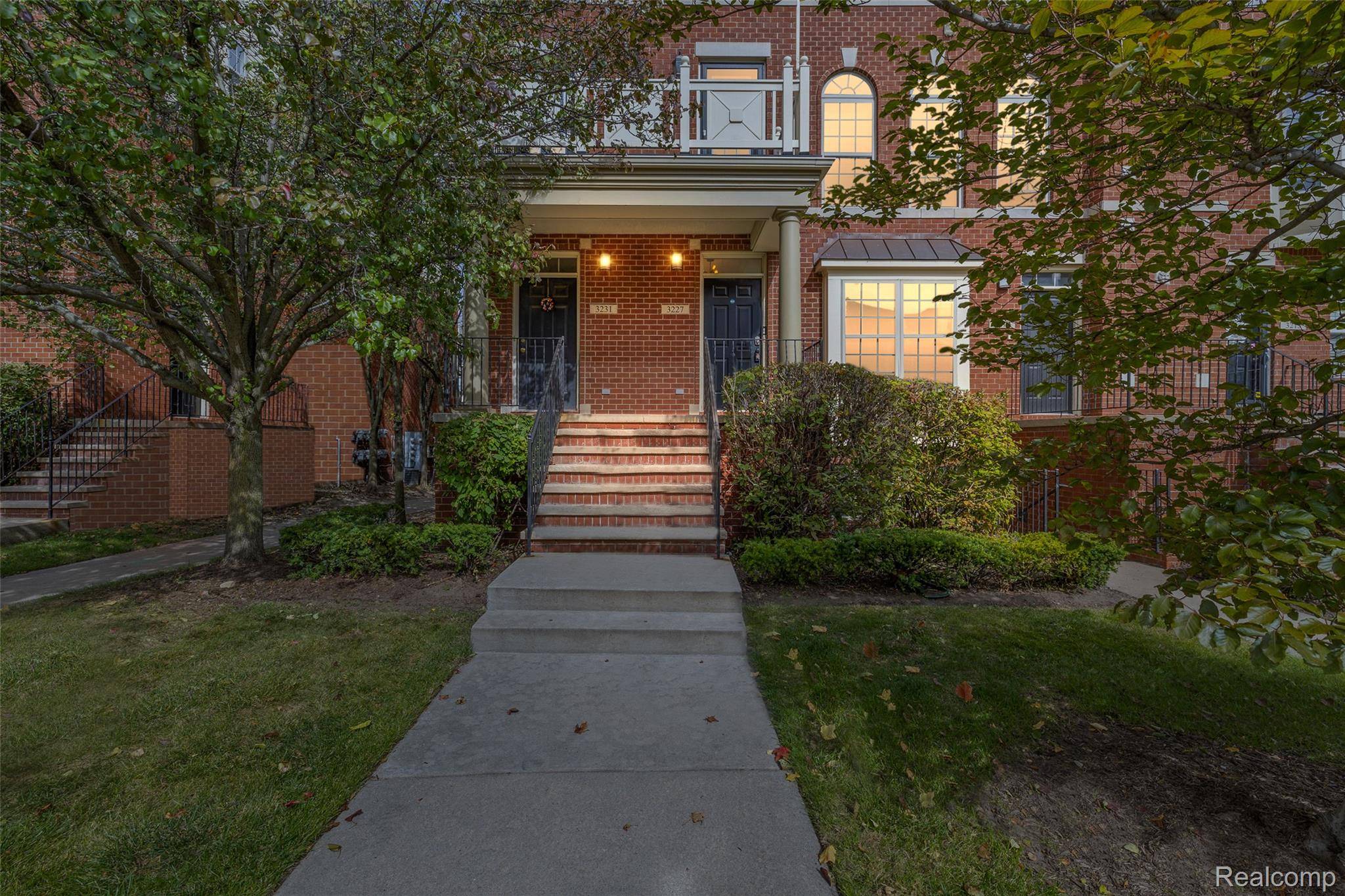 Troy, MI 48084,3227 Camden DR