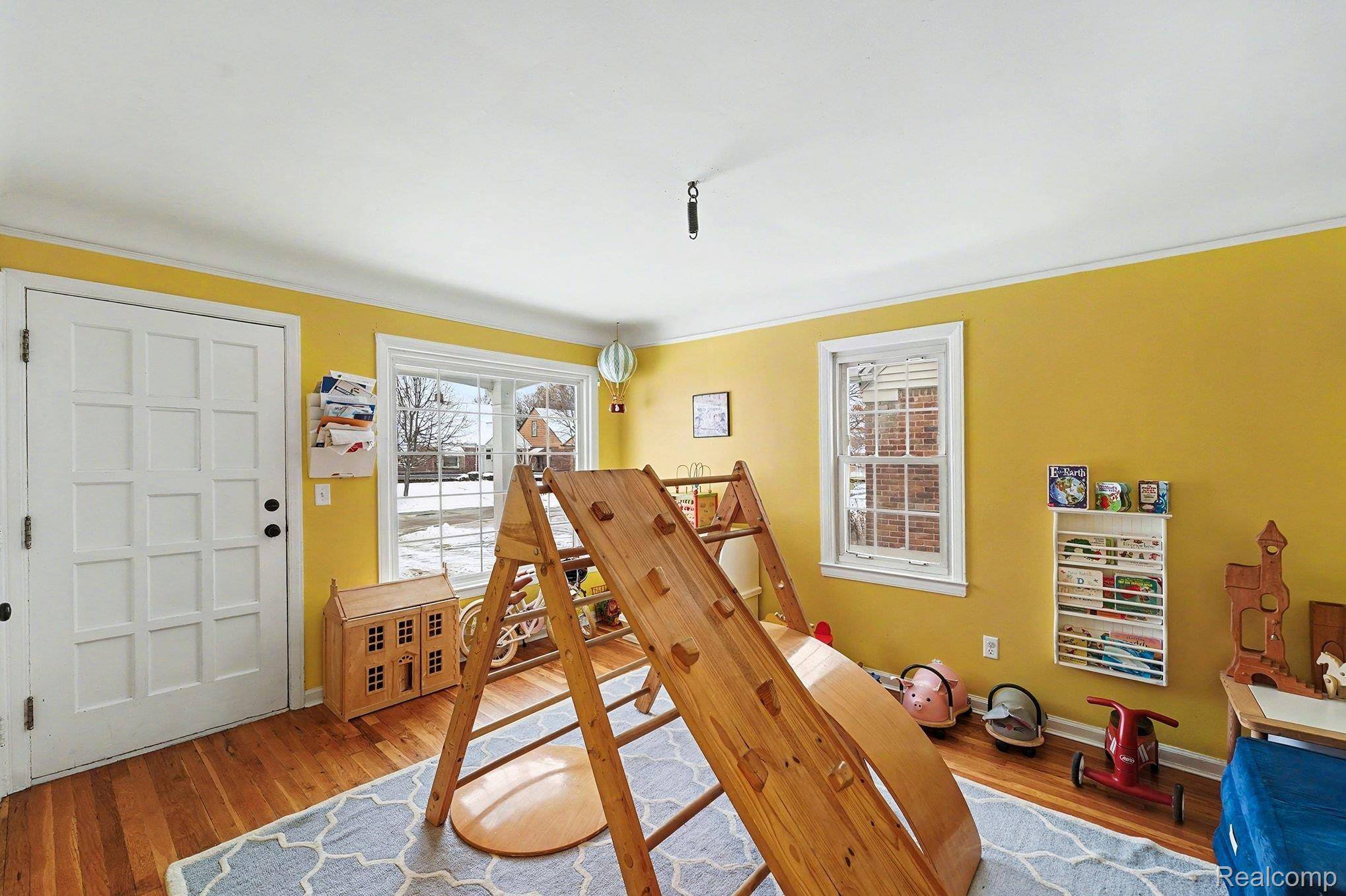 Dearborn, MI 48124,3513 Raymond AVE