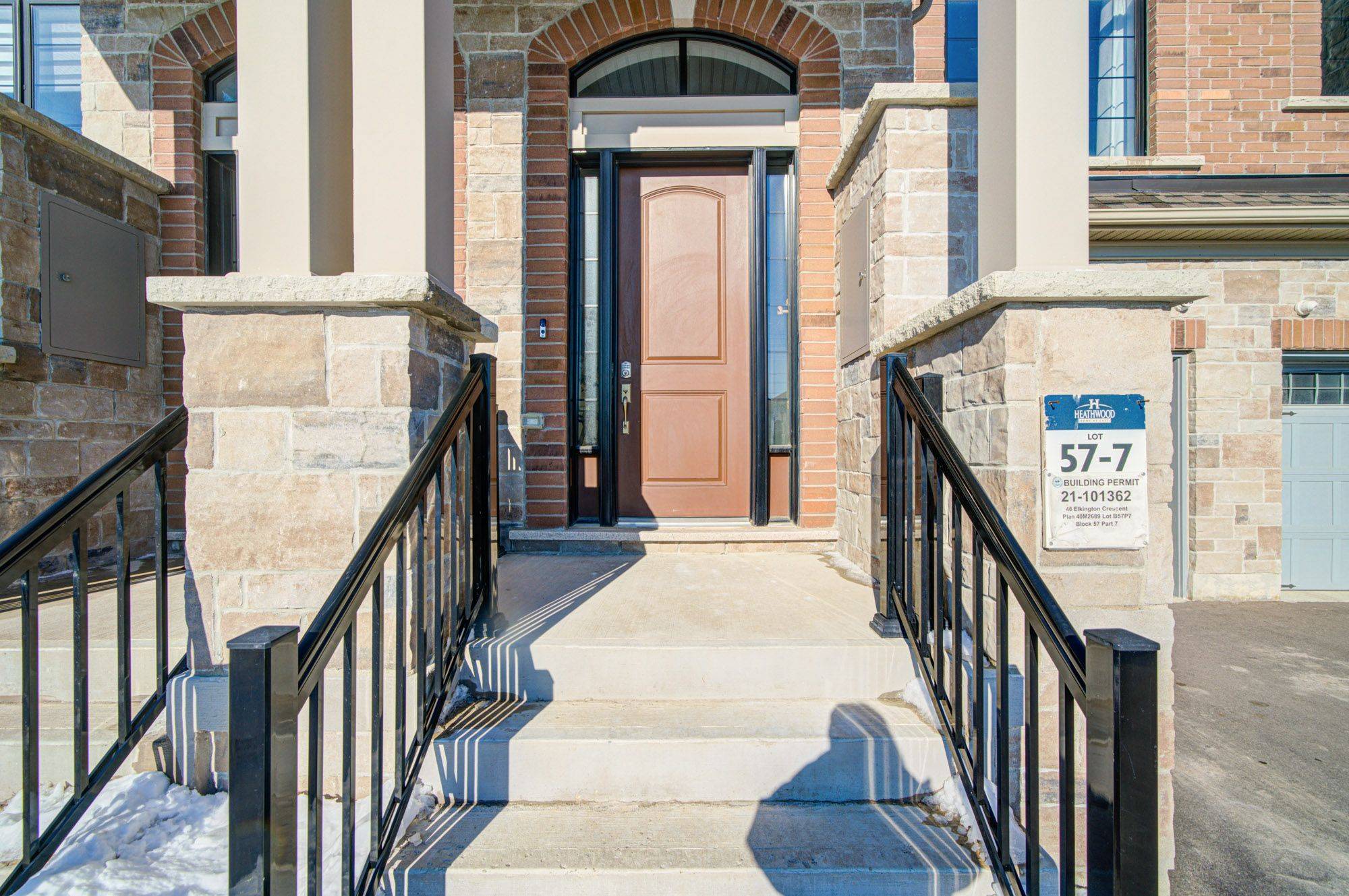 Whitby, ON L1P 0L7,46 Elkington CRES