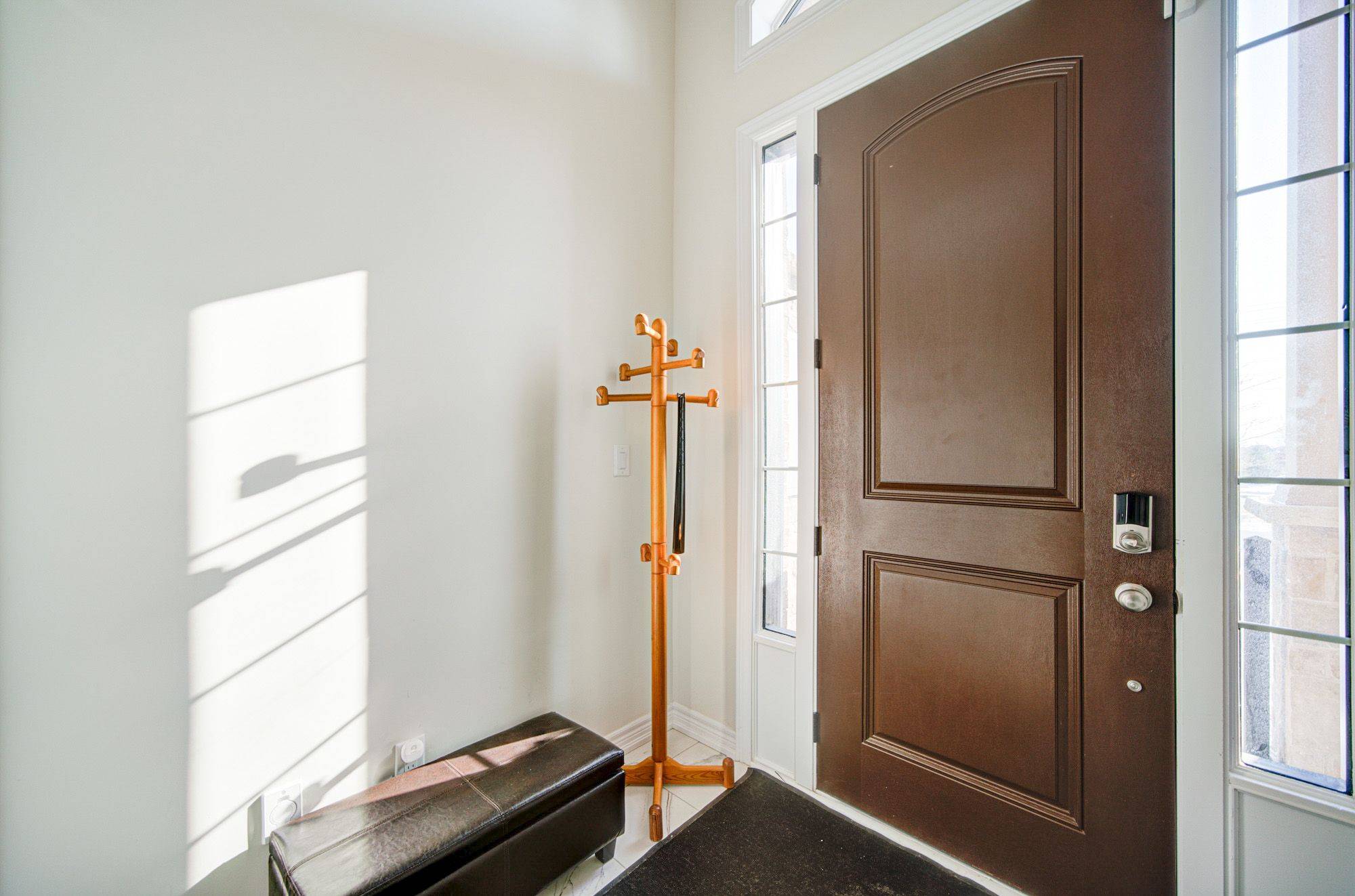 Whitby, ON L1P 0L7,46 Elkington CRES