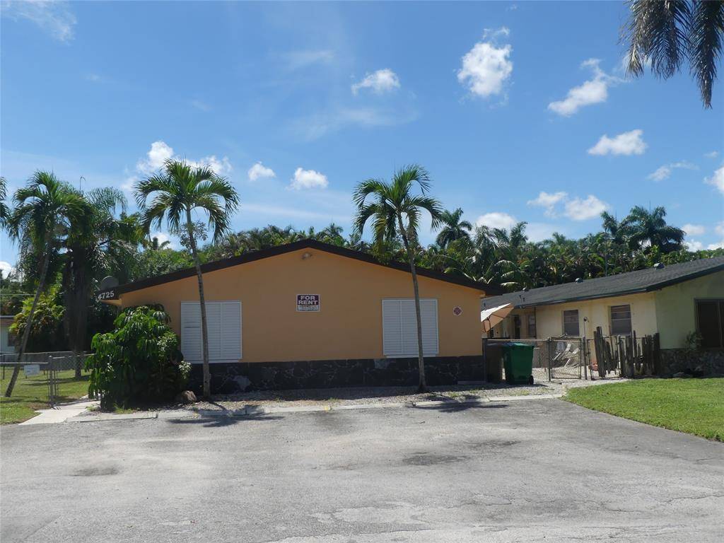 Davie, FL 33314,4725 SW 65th Ave