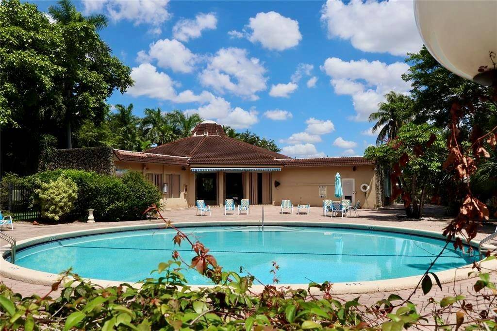 Sunrise, FL 33313,5985 Del Lago Cir #223