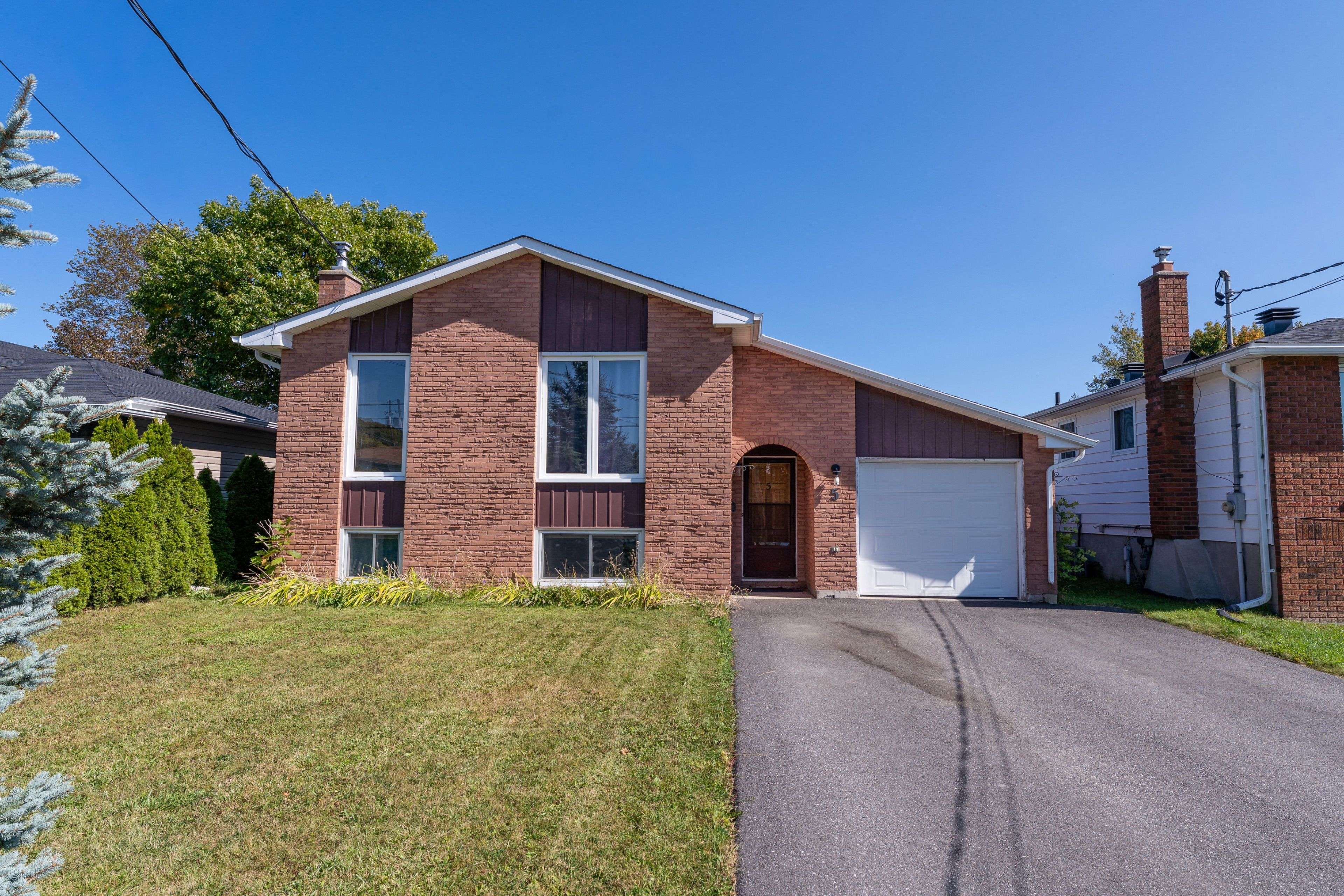North Bay, ON P1B 8V2,5 Belleview CRES