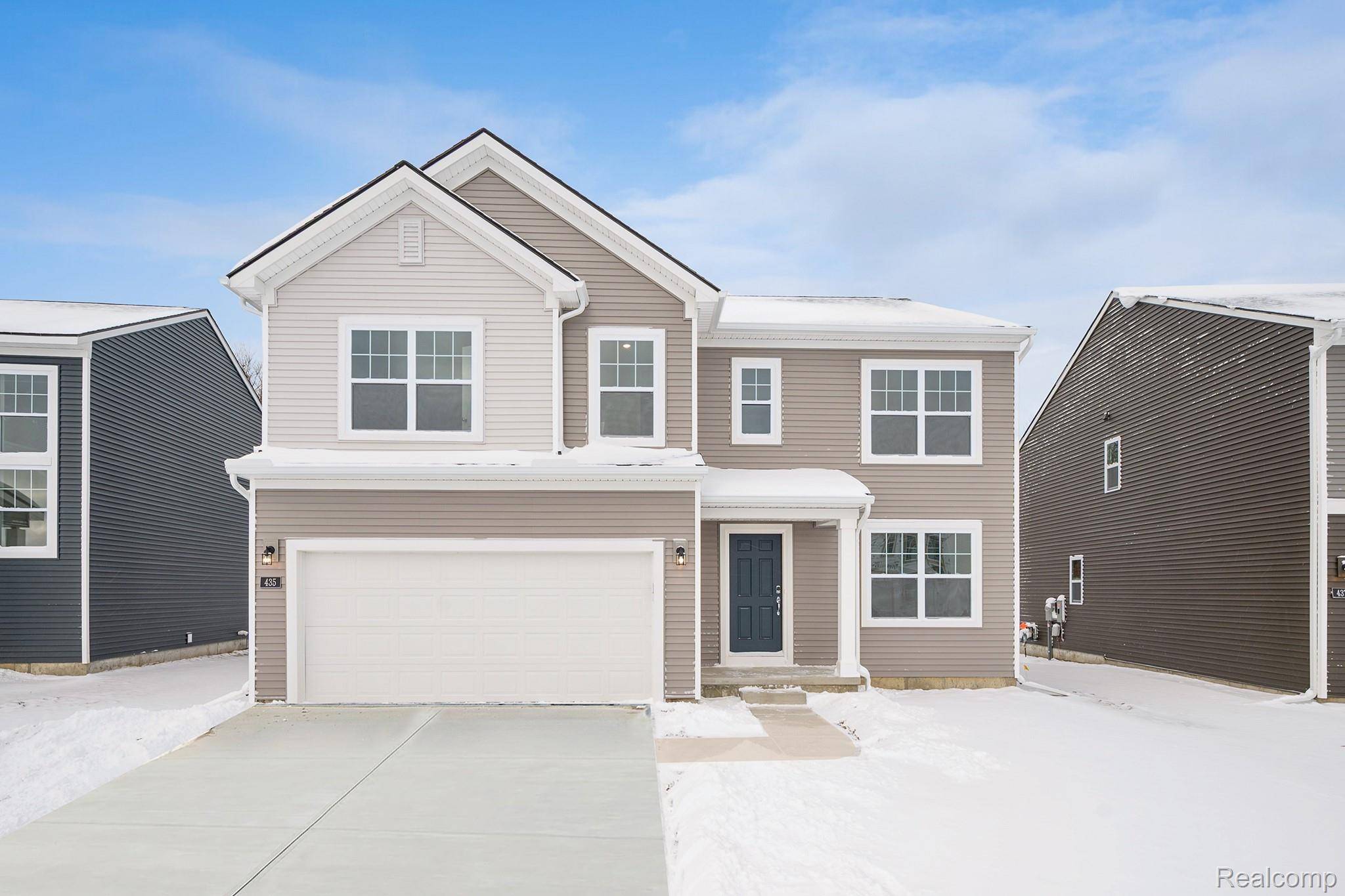 Holly, MI 48442,435 Hidden River W