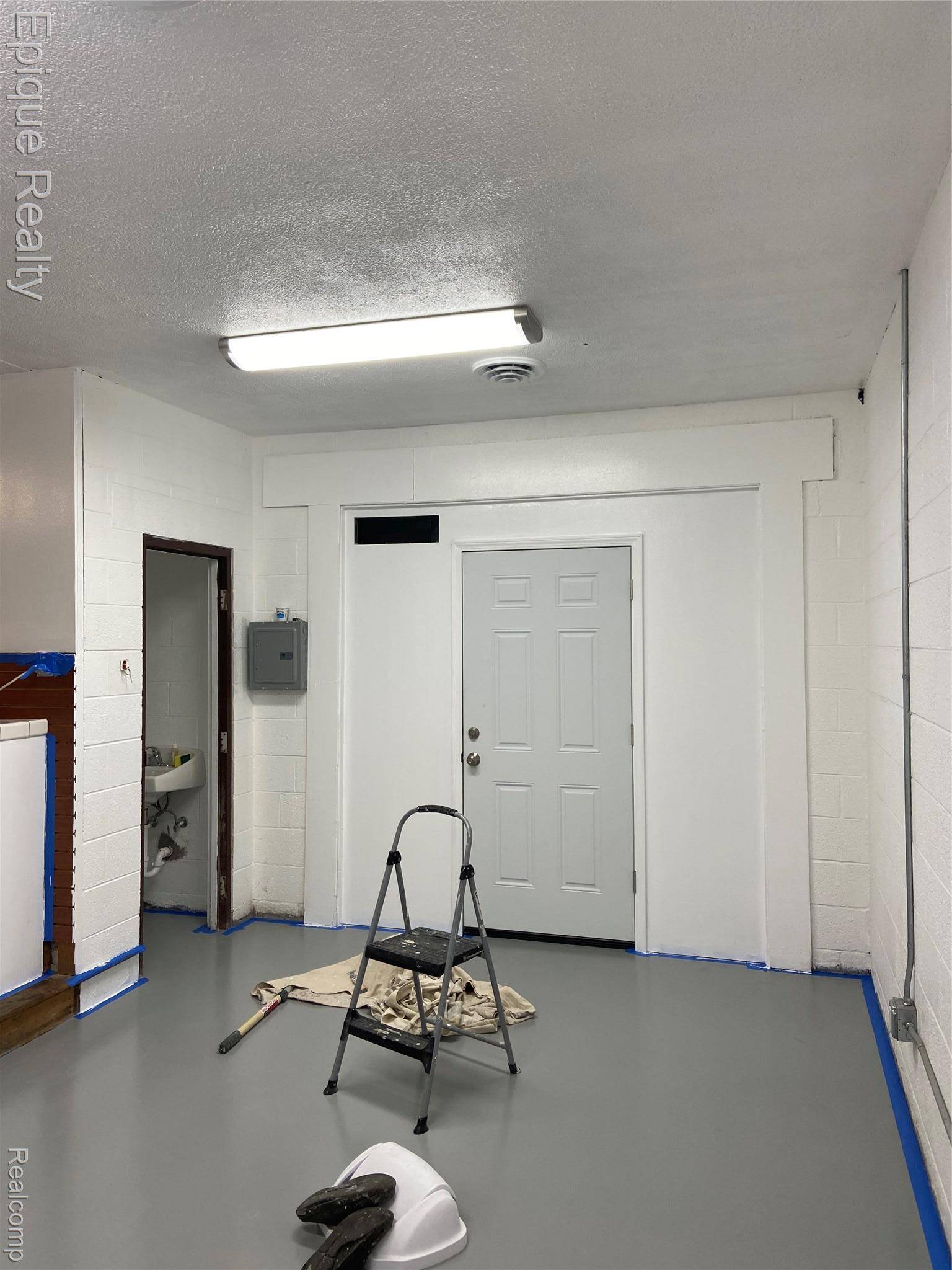 Detroit, MI 48223,13560 Auburn ST