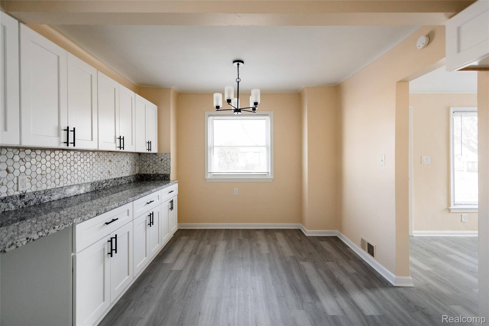 Harper Woods, MI 48225,19100 Kingsville ST