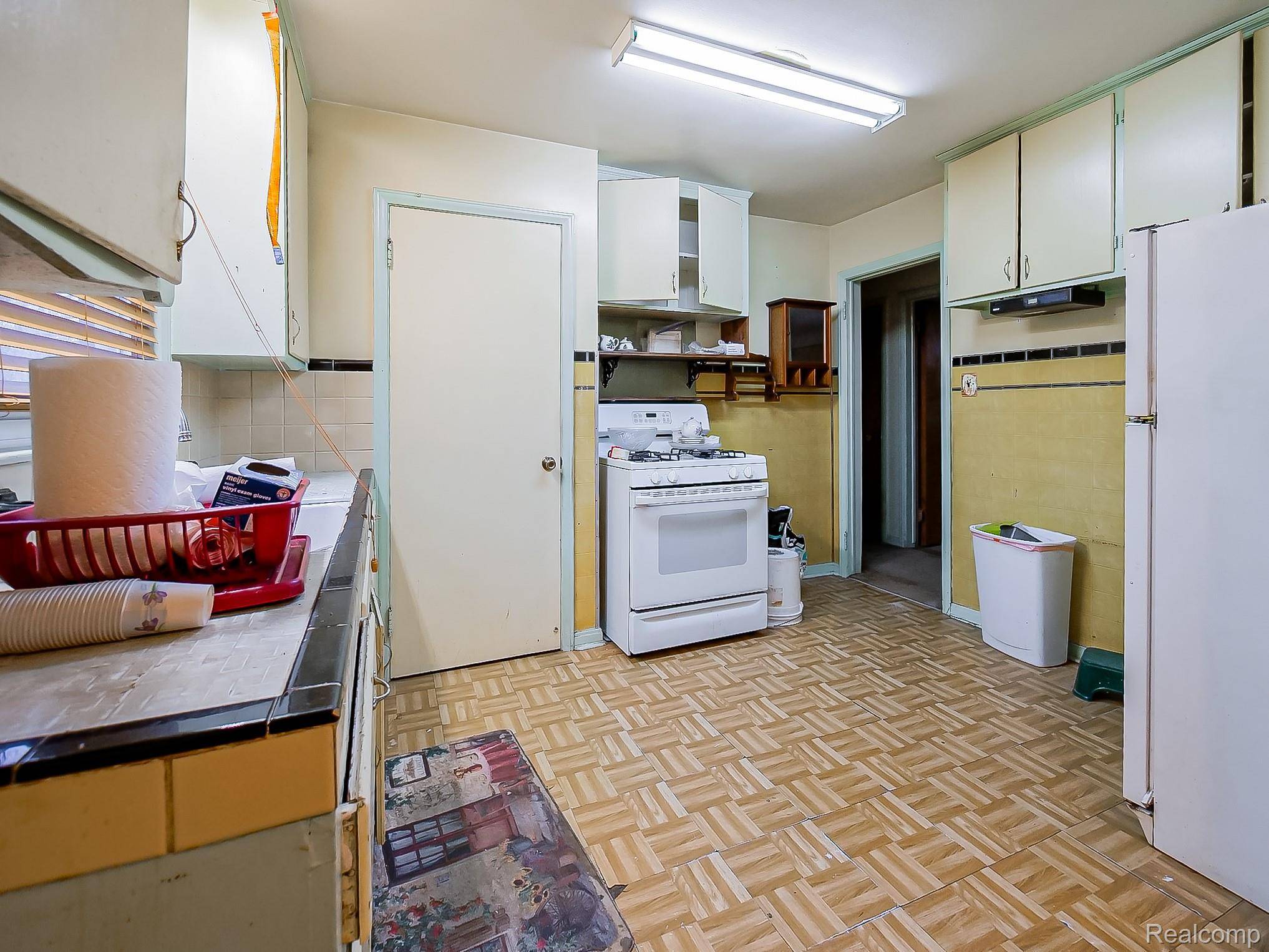 Detroit, MI 48223,15411 Lahser RD