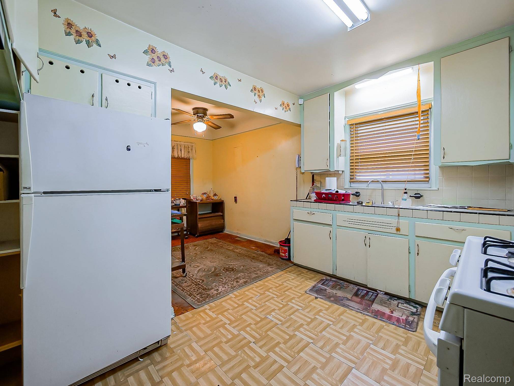 Detroit, MI 48223,15411 Lahser RD