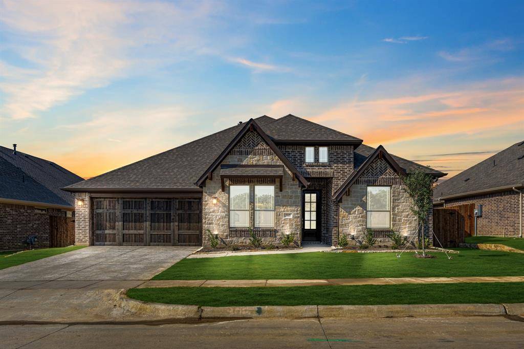 Burleson, TX 76028,305 Aurora Hills Trail