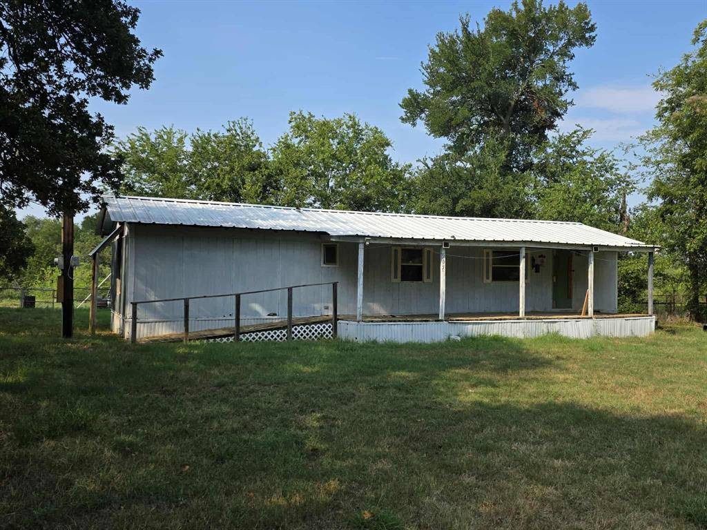 Denison, TX 75020,905 E Sears Street