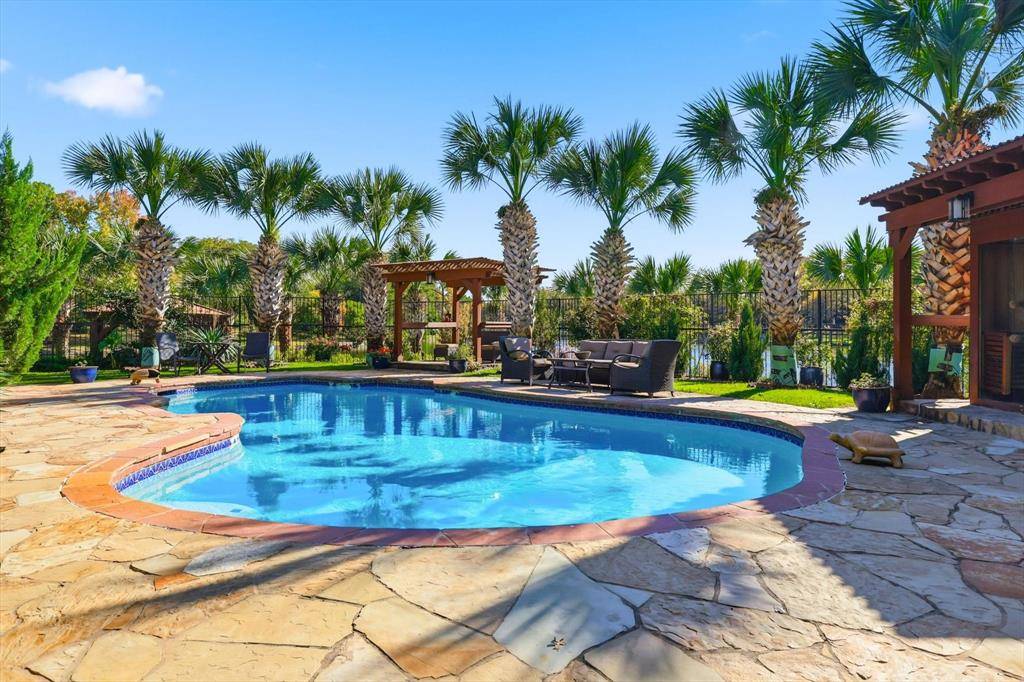 Arlington, TX 76013,2910 Lakeshore Court