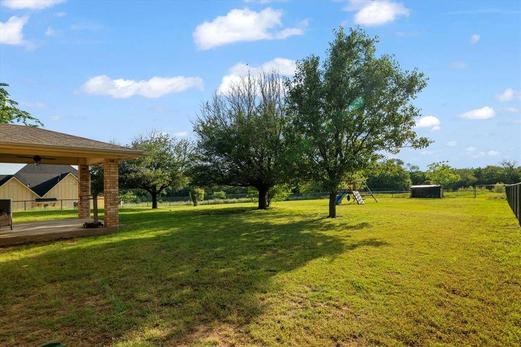 Whitesboro, TX 76273,233 Reast Road