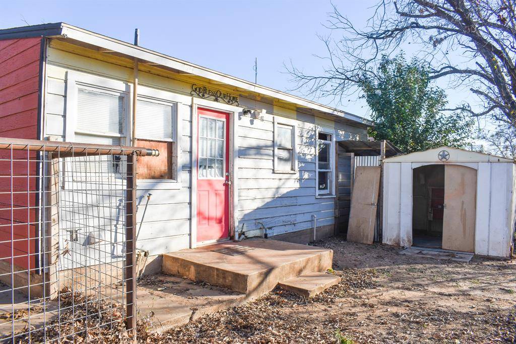 Brady, TX 76825,905 Bee Street