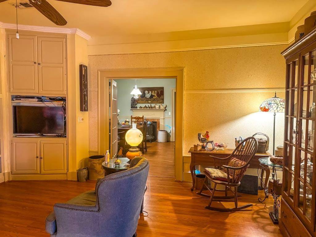 Fairfield, TX 75840,618 W Main Street