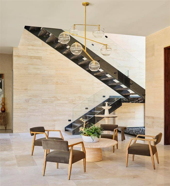 Dallas, TX 75229,10920 Strait Lane