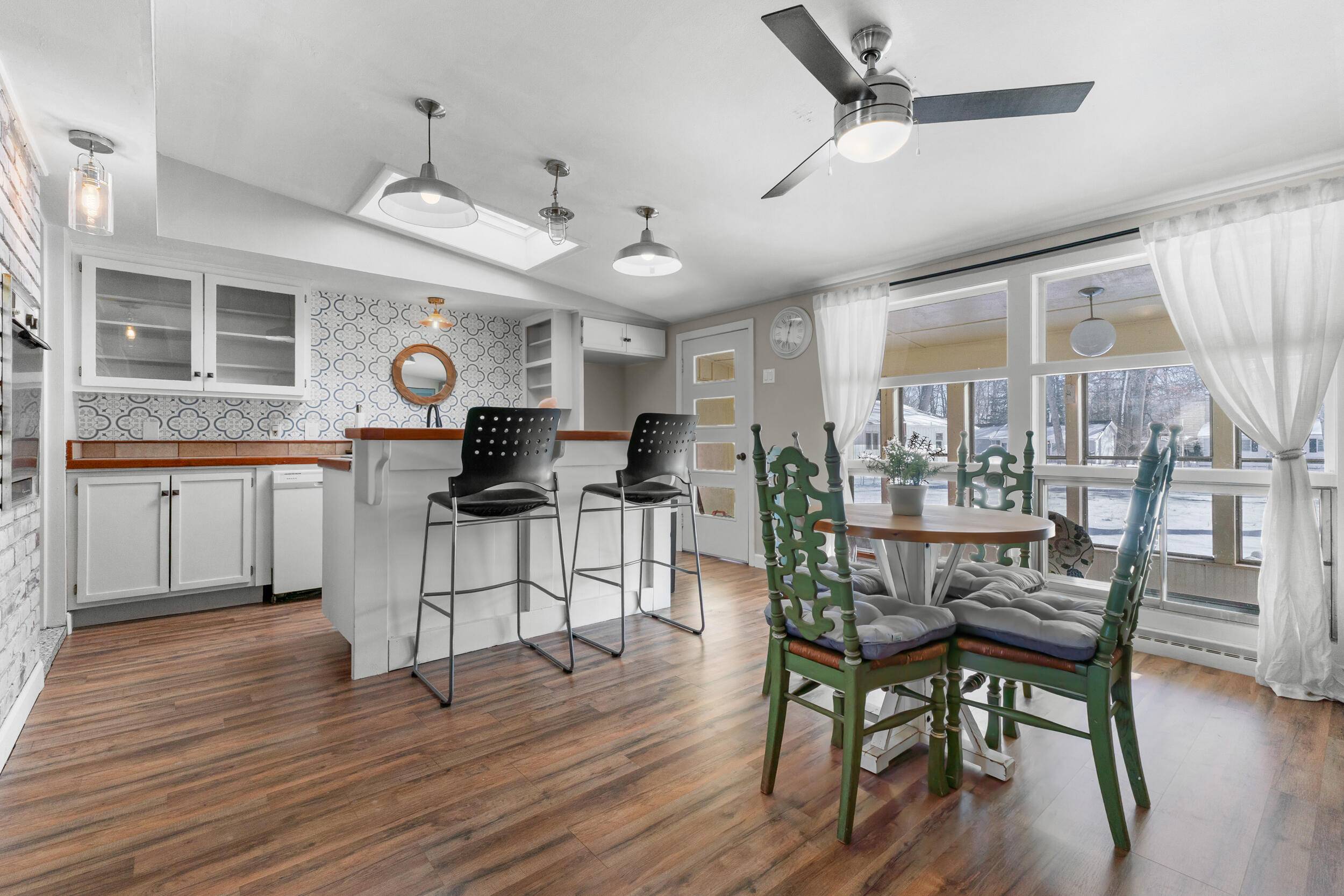 Hillsdale, MI 49242,2413 Sylvan DR