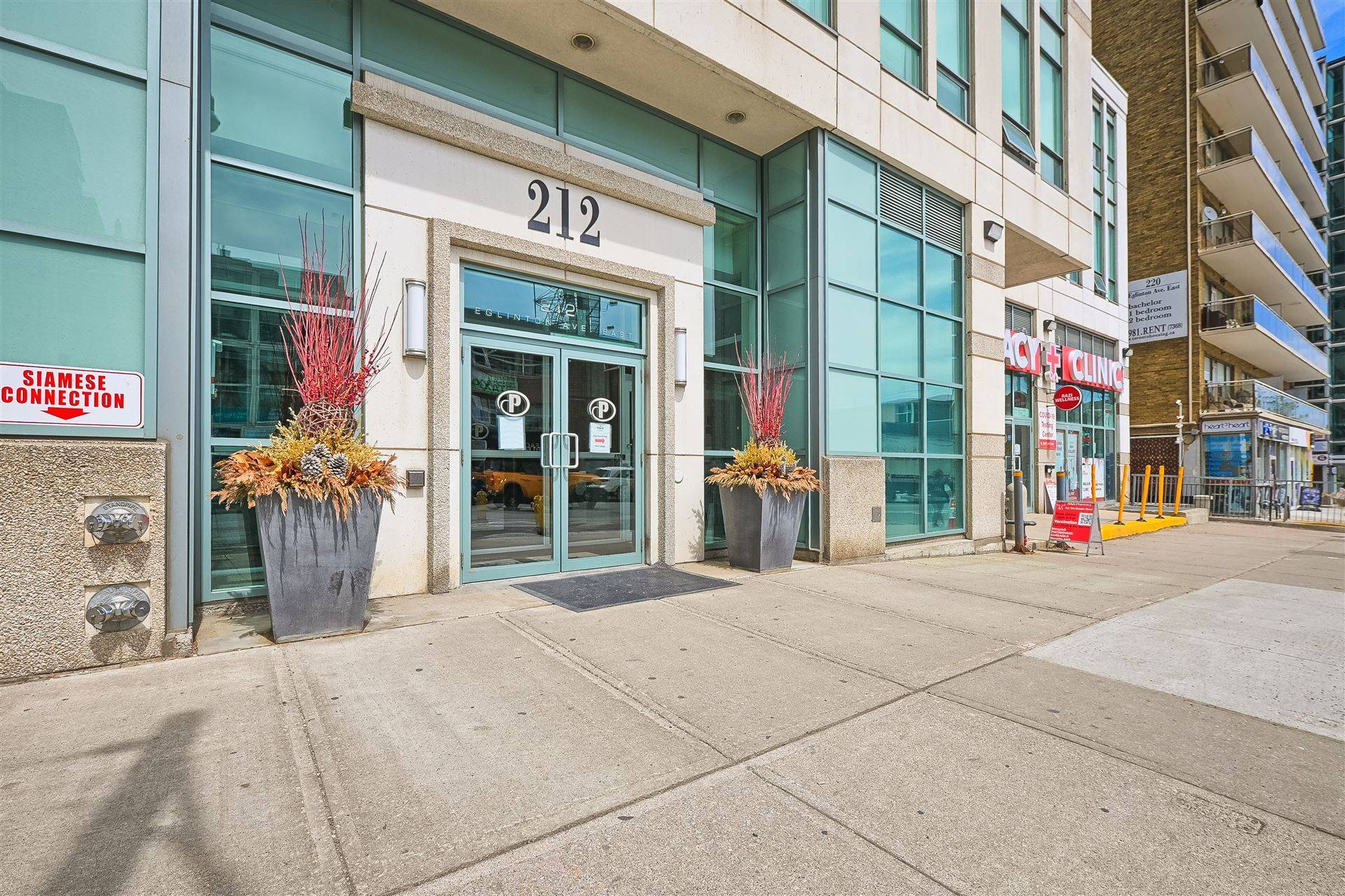 212 Eglinton AVE E #803, Toronto C10, ON M4P 0A3