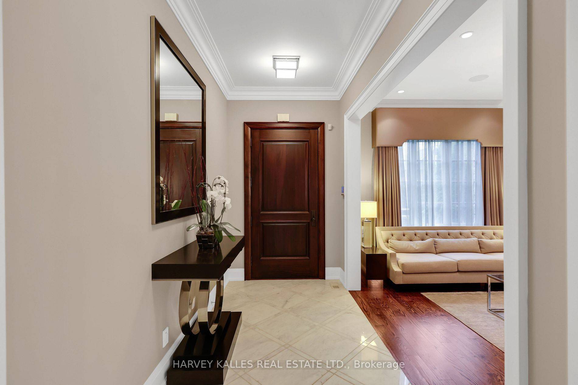 Toronto C02, ON M4V 1T4,62 Heath ST W