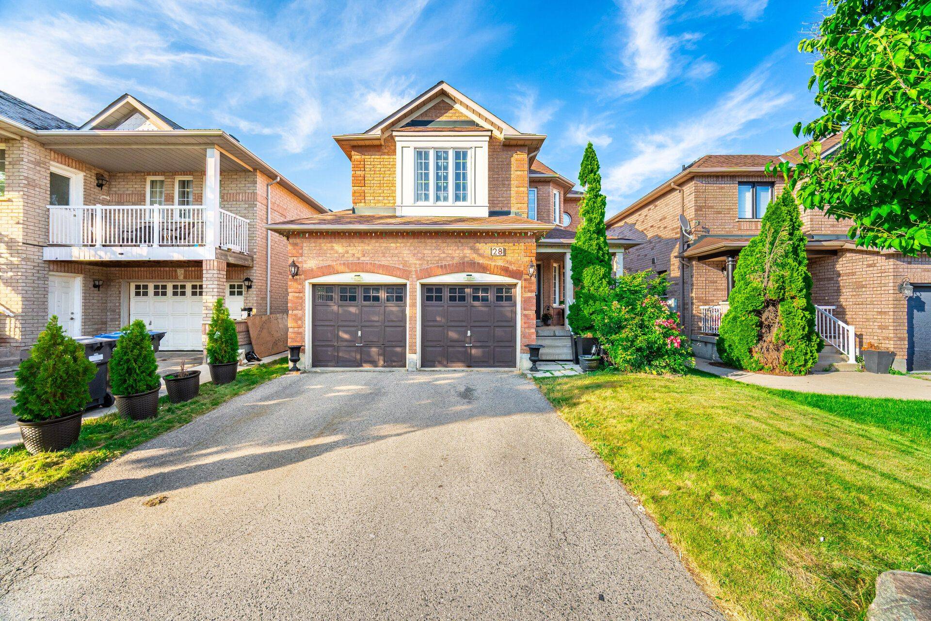 Brampton, ON L7A 2J6,28 Fallstar CRES