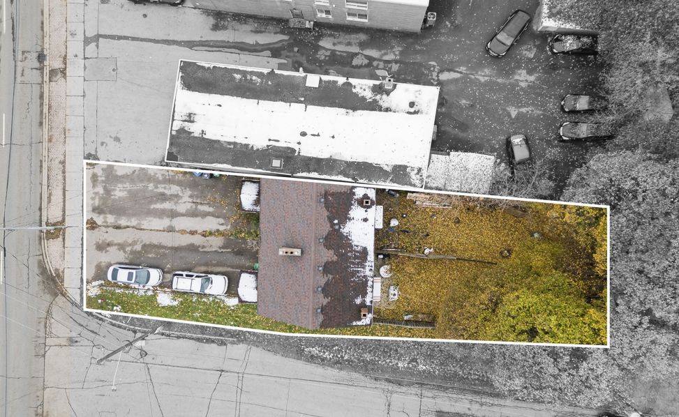 Mississauga, ON L5E 1G1,1199 & 1201 Lakeshore RD E