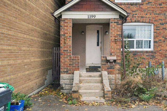 Mississauga, ON L5E 1G1,1199 & 1201 Lakeshore RD E