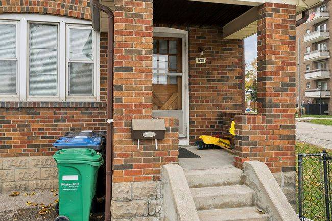 Mississauga, ON L5E 1G1,1199 & 1201 Lakeshore RD E