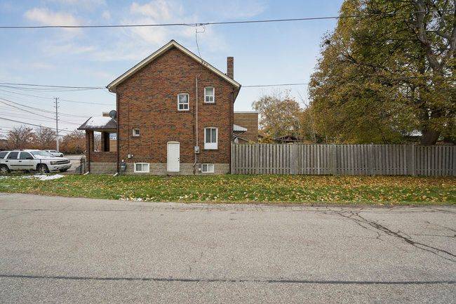 Mississauga, ON L5E 1G1,1199 & 1201 Lakeshore RD E