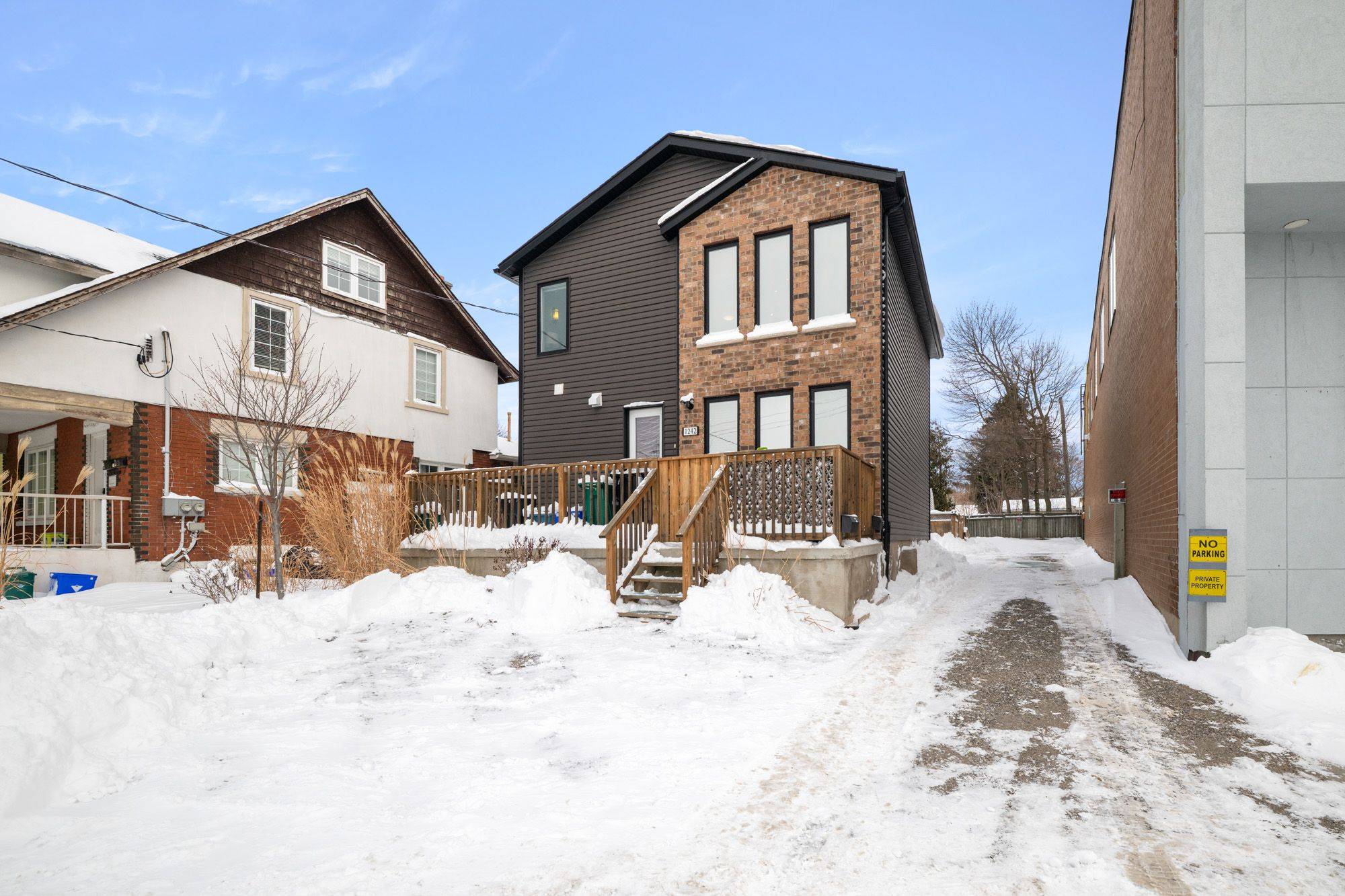 Kitchener, ON N2G 2N6,1242 King ST E