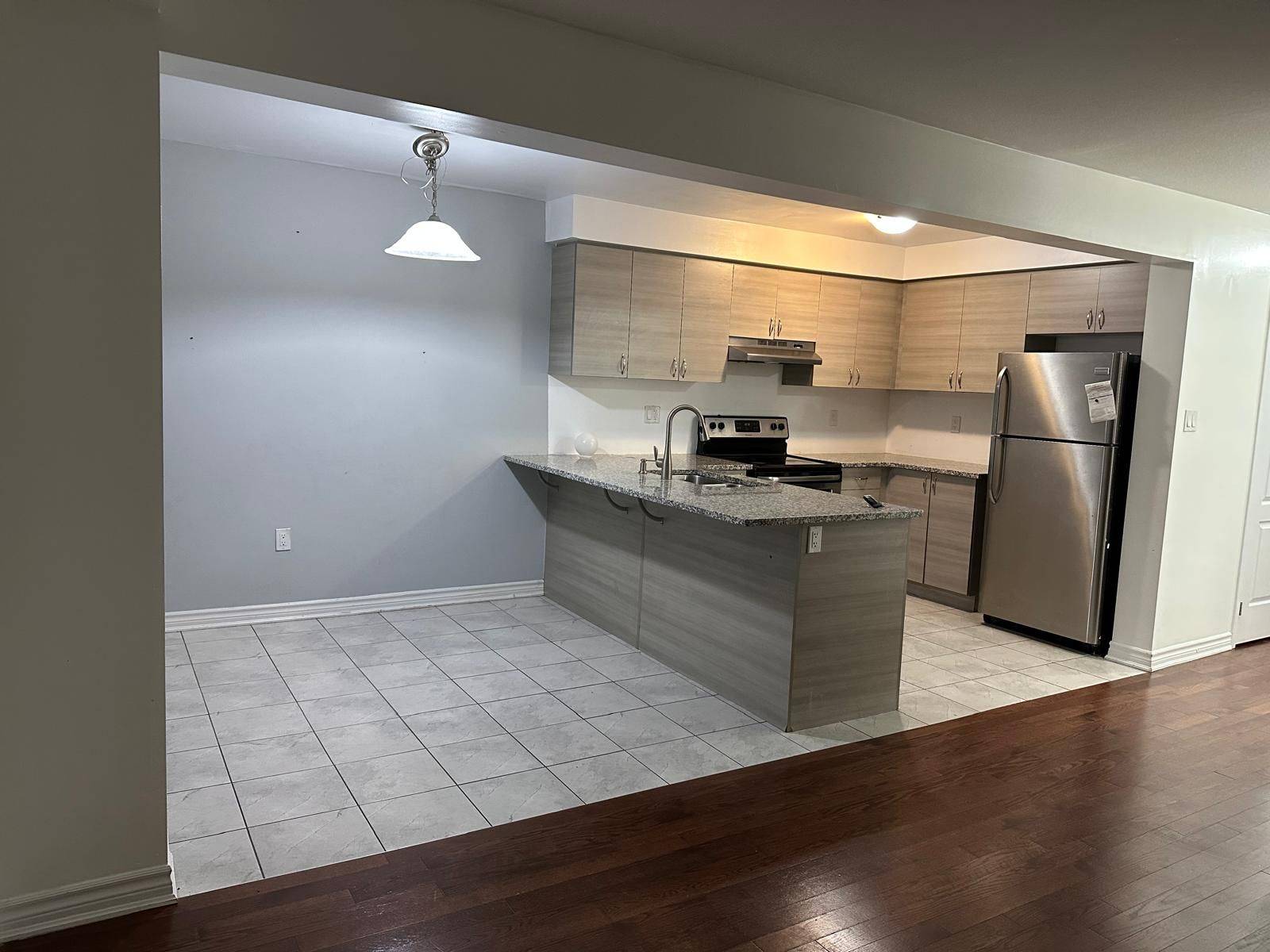 Kitchener, ON N2R 0K2,270 Grovehill CRES