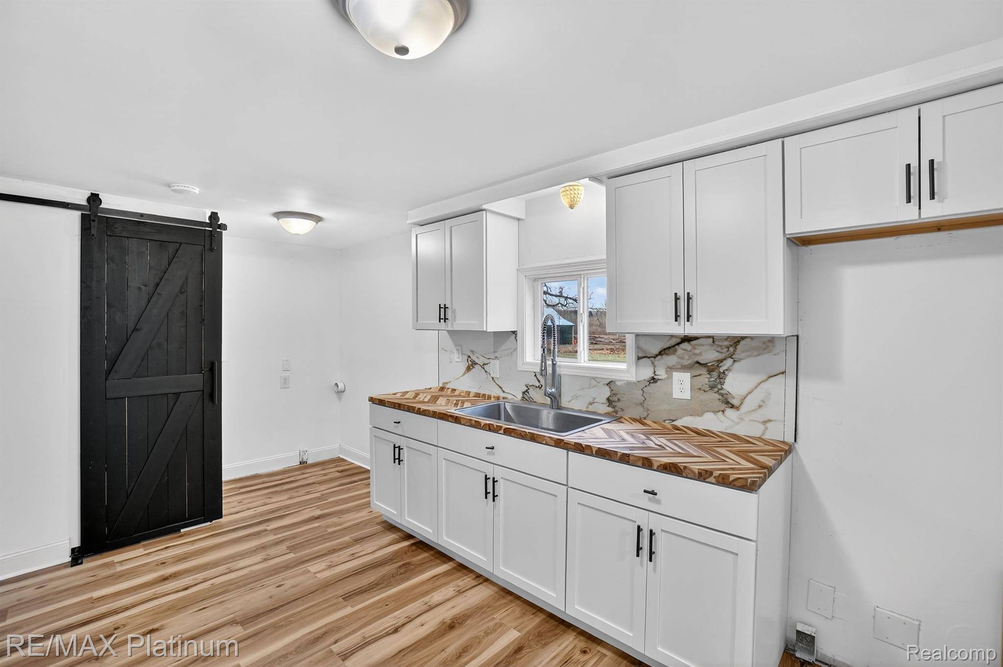 Pinckney, MI 48169,15313 Livermore RD