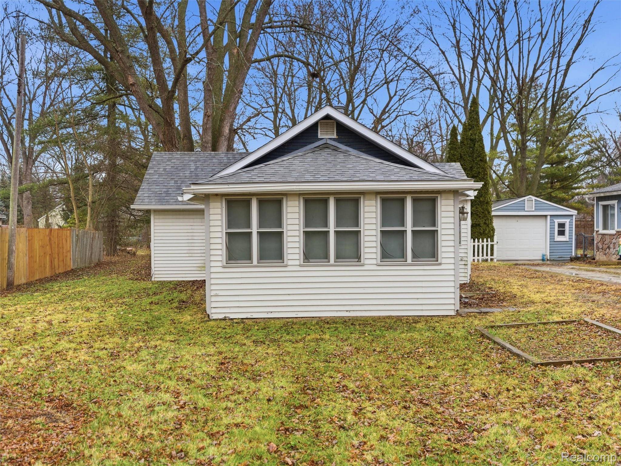 Rochester Hills, MI 48309,3161 Grant RD