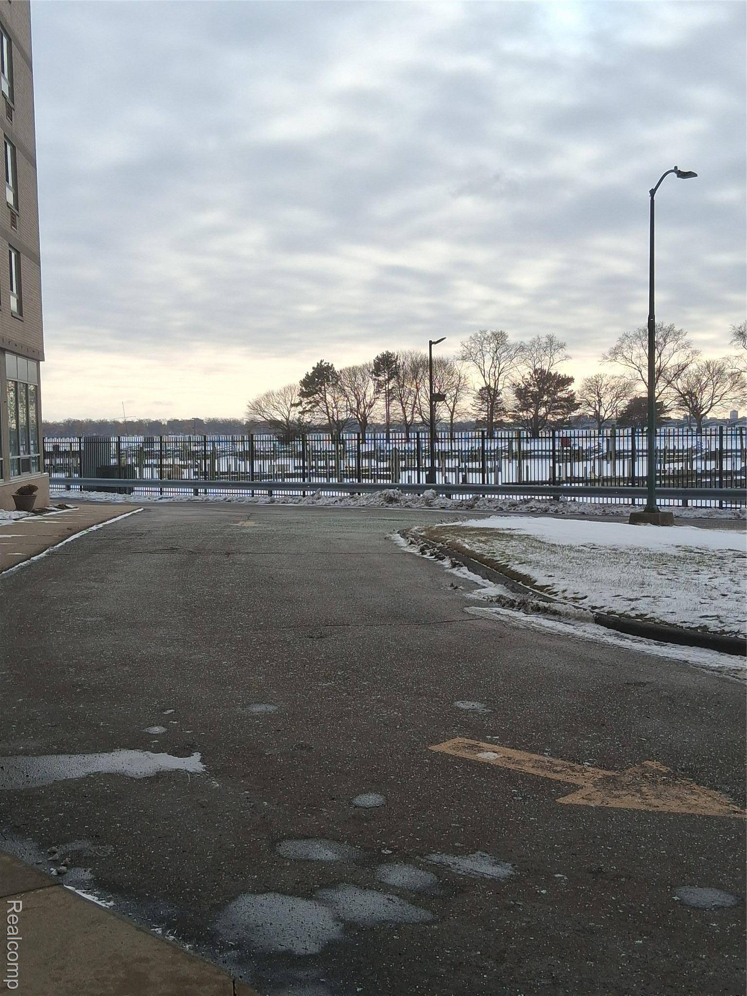 Detroit, MI 48214,8900 E Jefferson #725 & 726