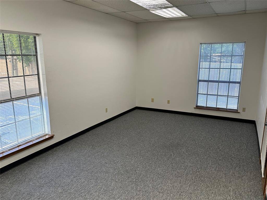 Bedford, TX 76021,405 Airport Freeway #Private Offices