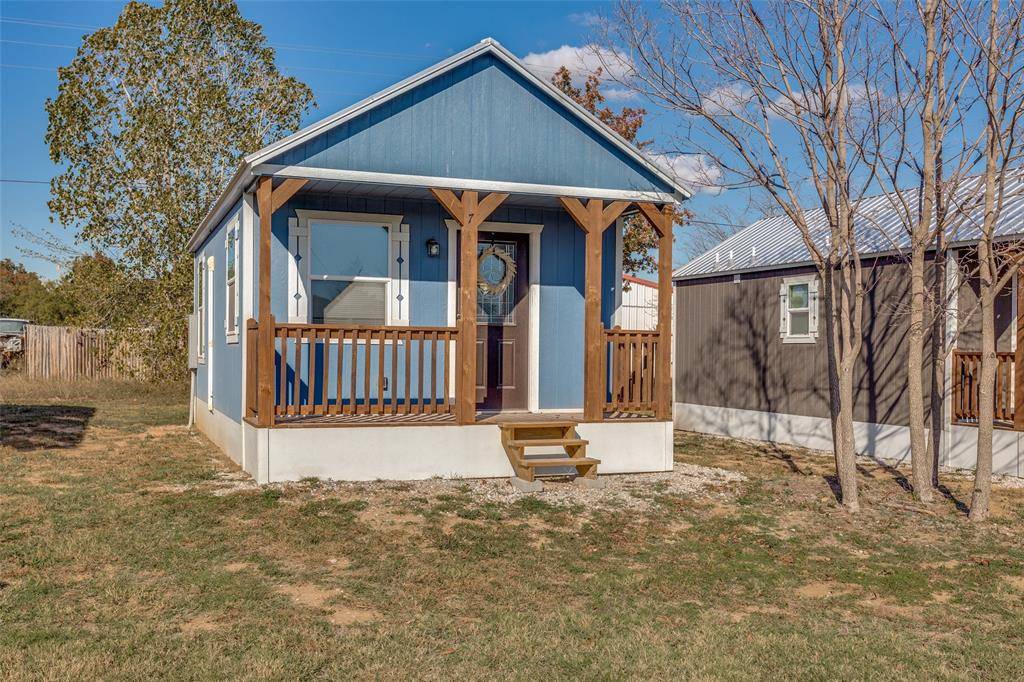 Chico, TX 76431,906 El Camino Real #4